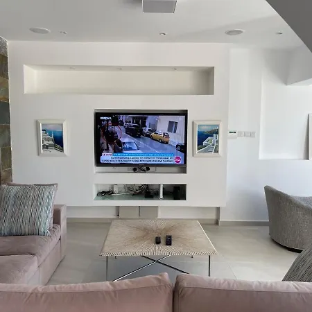Sirena Beachfront Beauty